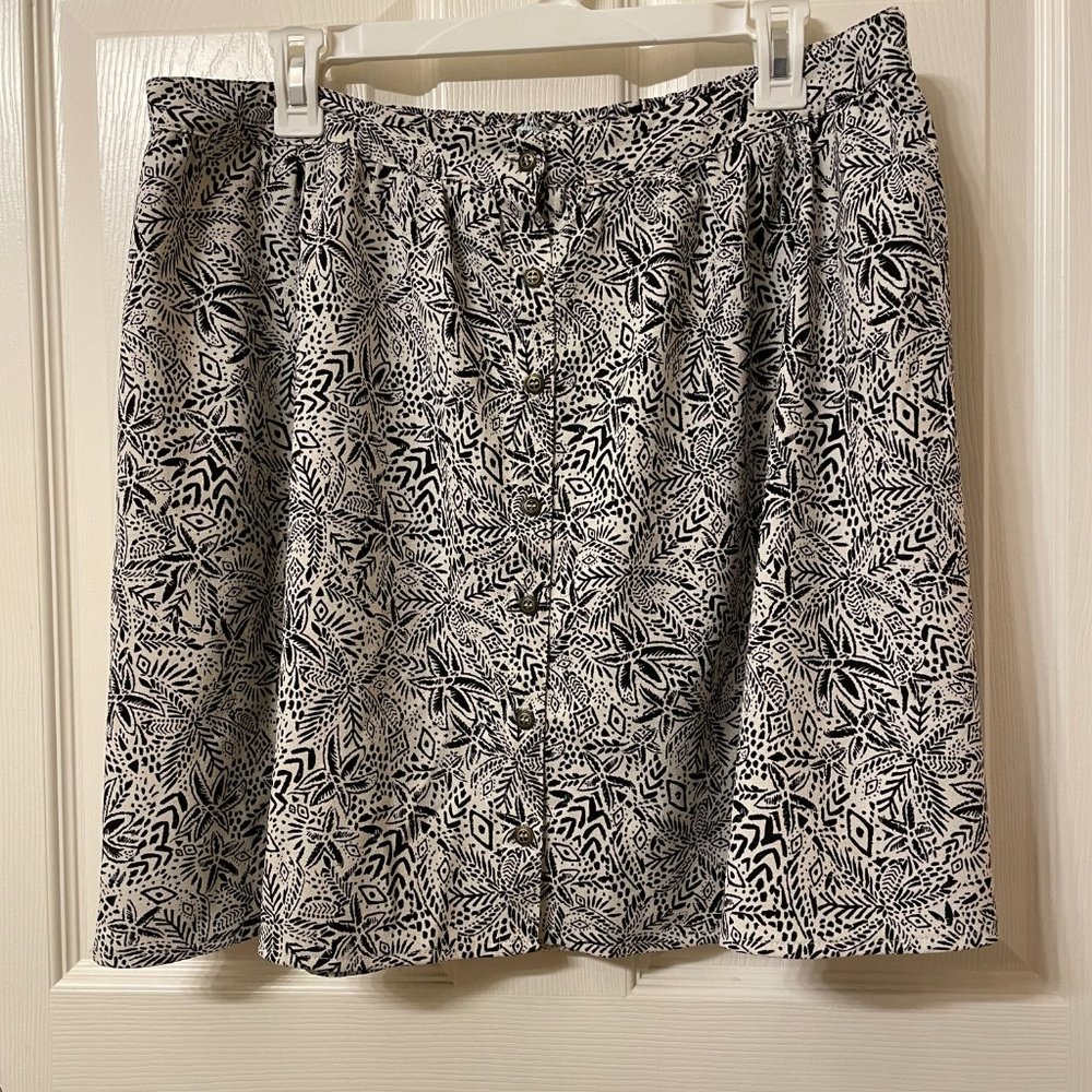 Maurices Black and White Pattern Skirt